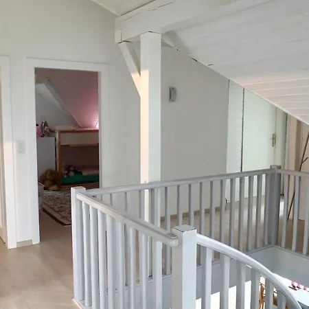 Вилла Villa Domaine Des Chataigniers Etoy